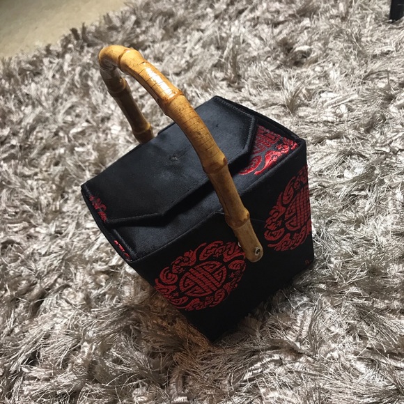 Chinese Box Purse - Picture 1 of 4